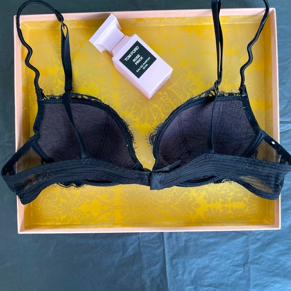 Black Bra with lace . - Picture 4 of 6